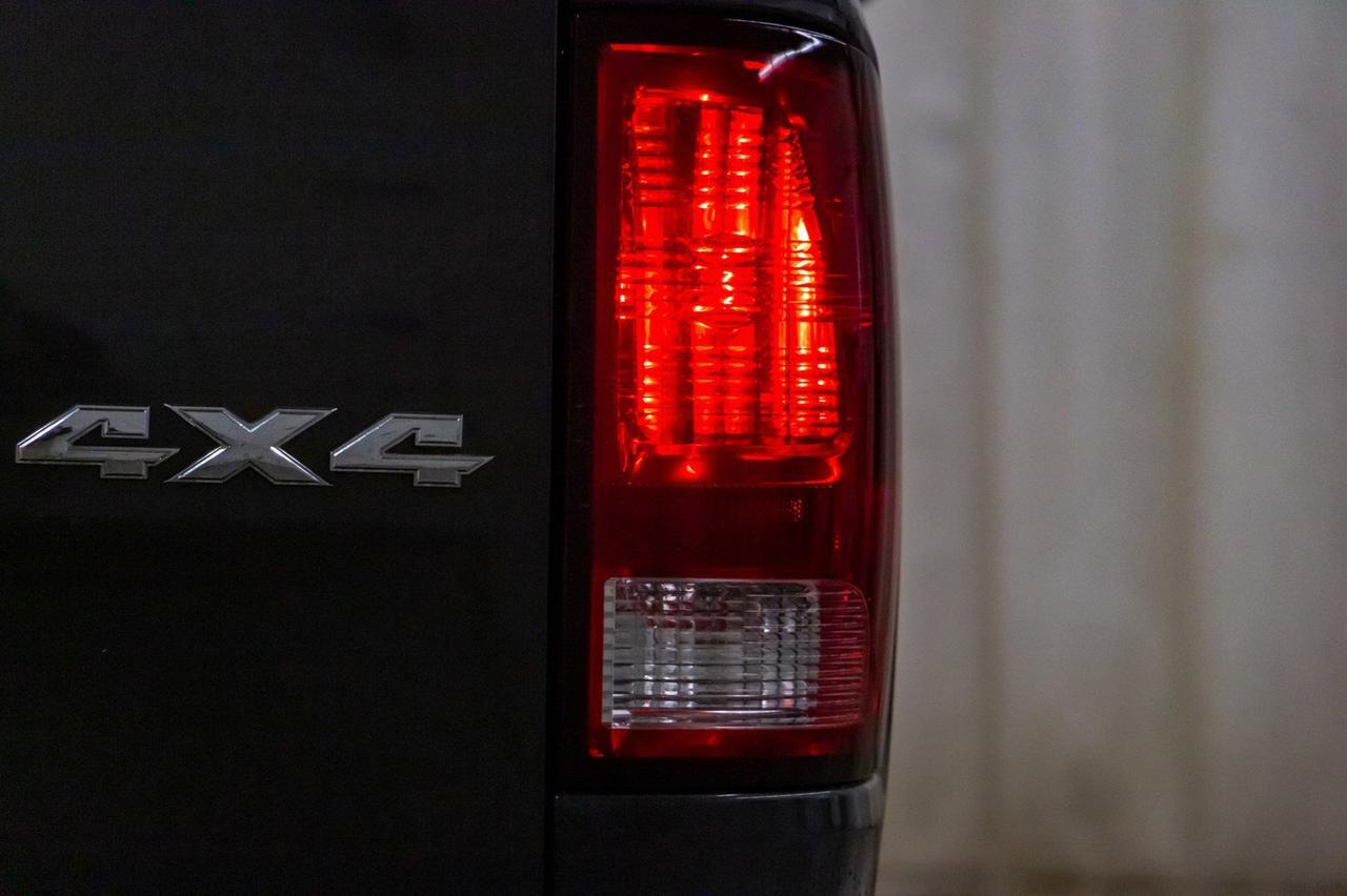 2018 Ram 1500 4x4 Crew Cab SLT Red Deer AB