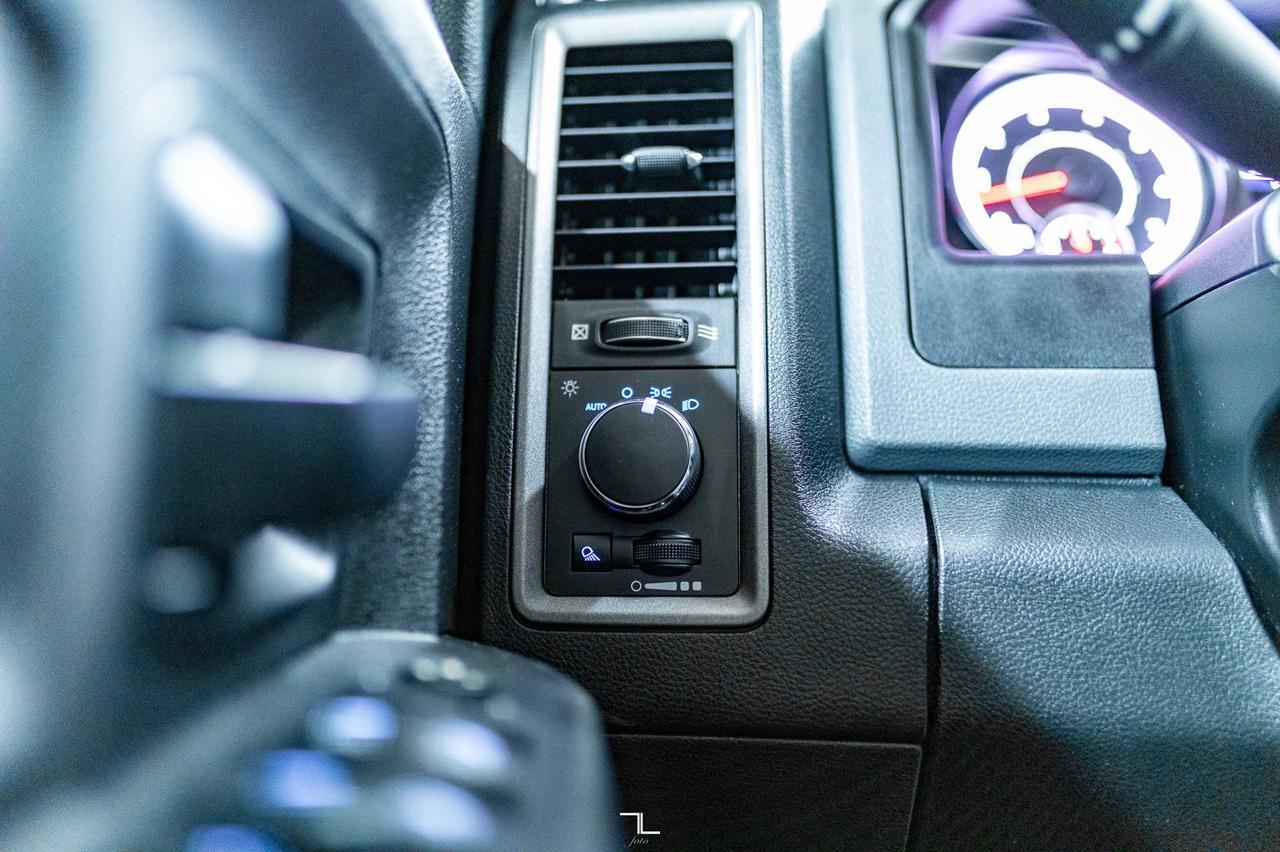 2018 Ram 1500 4x4 Crew Cab SXT BCam Red Deer AB