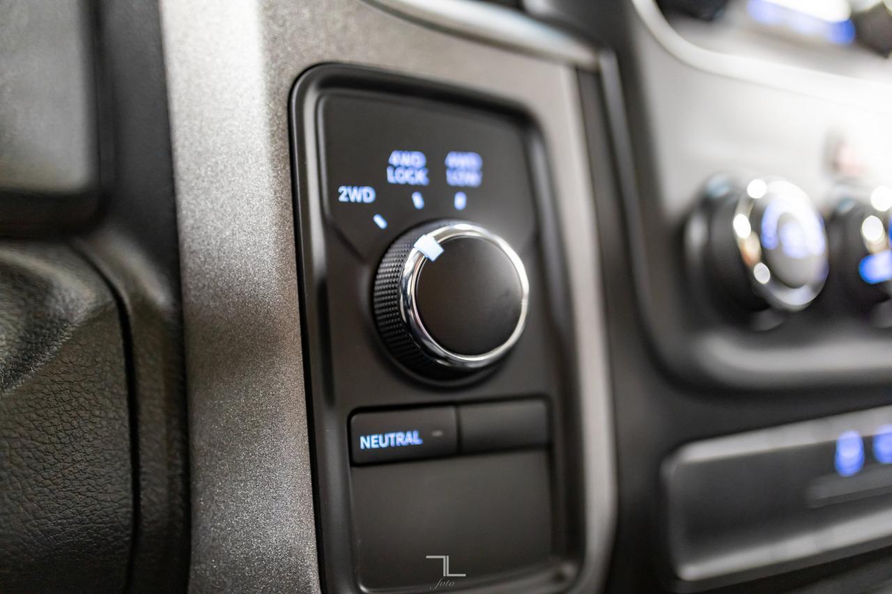 2018 Ram 1500 4x4 Crew Cab SXT HEMI Red Deer AB
