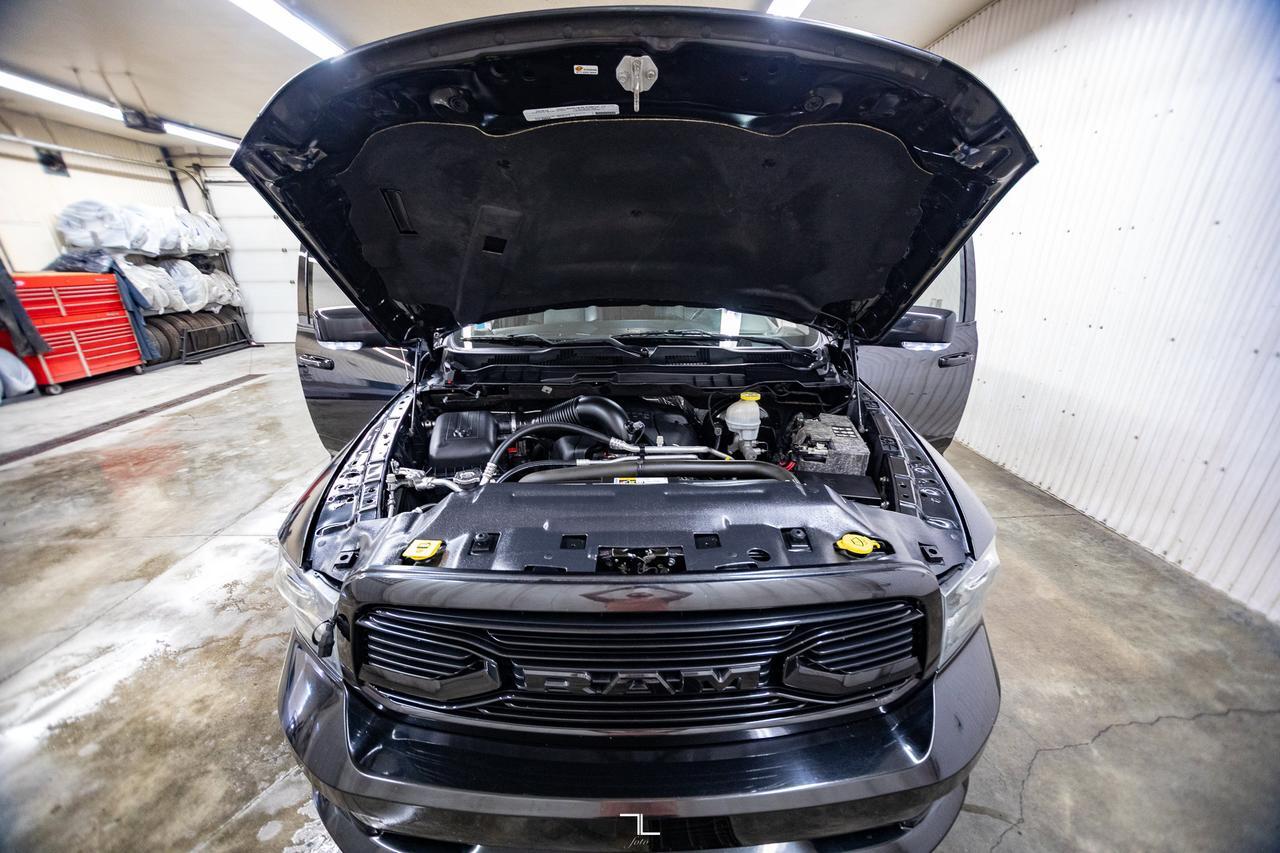 2018 Ram 1500 4x4 Crew Cab Sport Leather Roof Nav BCam Red Deer AB