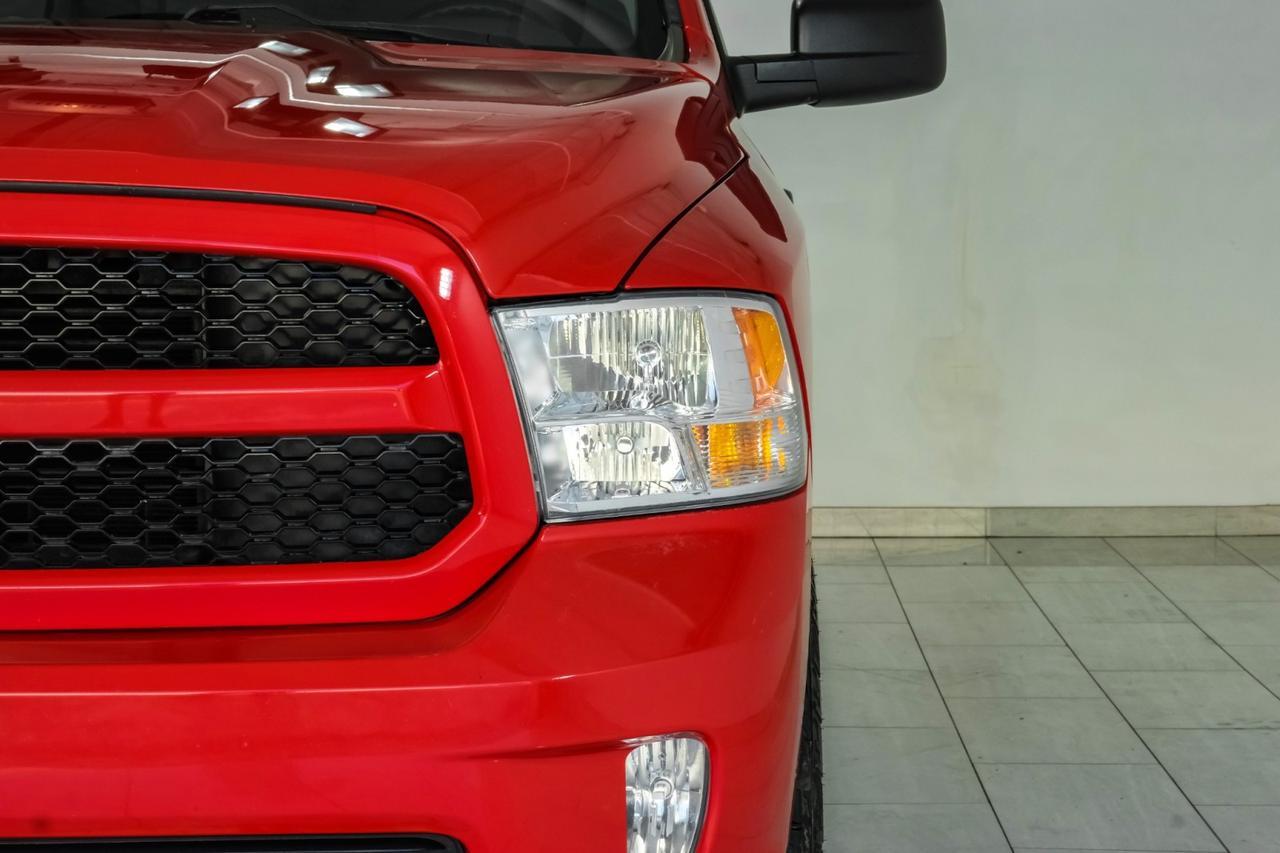 2018 Ram 1500 EXPRESS QUAD CAB 5.7L HEMI AUTOMATIC REAR CAMERA BLUETOOTH TOW HITCH ALLOY WHEELS Carrollton TX