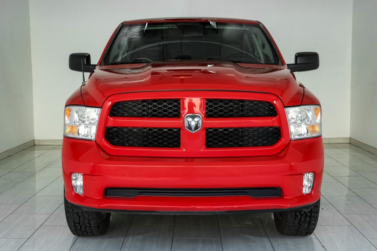 2018 Ram 1500 EXPRESS QUAD CAB 5.7L HEMI AUTOMATIC REAR CAMERA BLUETOOTH TOW HITCH ALLOY WHEELS Carrollton TX
