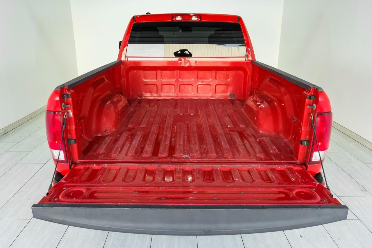 2018 Ram 1500 EXPRESS QUAD CAB 5.7L HEMI AUTOMATIC REAR CAMERA BLUETOOTH TOW HITCH ALLOY WHEELS Carrollton TX