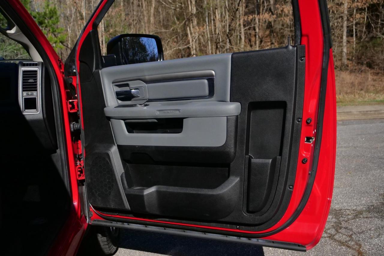 2018 Ram 1500 Express / 5.7L V8 / Power Group! Lincolnton NC