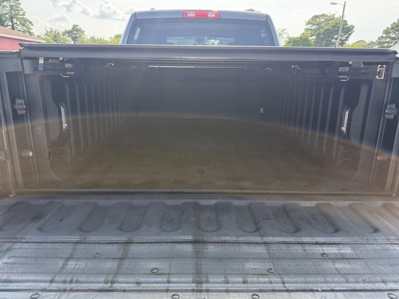 2018 Ram 1500 Express, BLUETOOTH, BACKUP CAMERA, TONNEAU COVER, RUNNING BOARDS, RAMBOXES, AFTER MARKET RADIO, POWER MIRRORS, BED LINER, TOW PACKAGE, TOW HOOKS, REMOTE KEYLESS ENTRY, COME AND TEST DRIVE THIS RAM 1500 TODAY! Norfolk VA