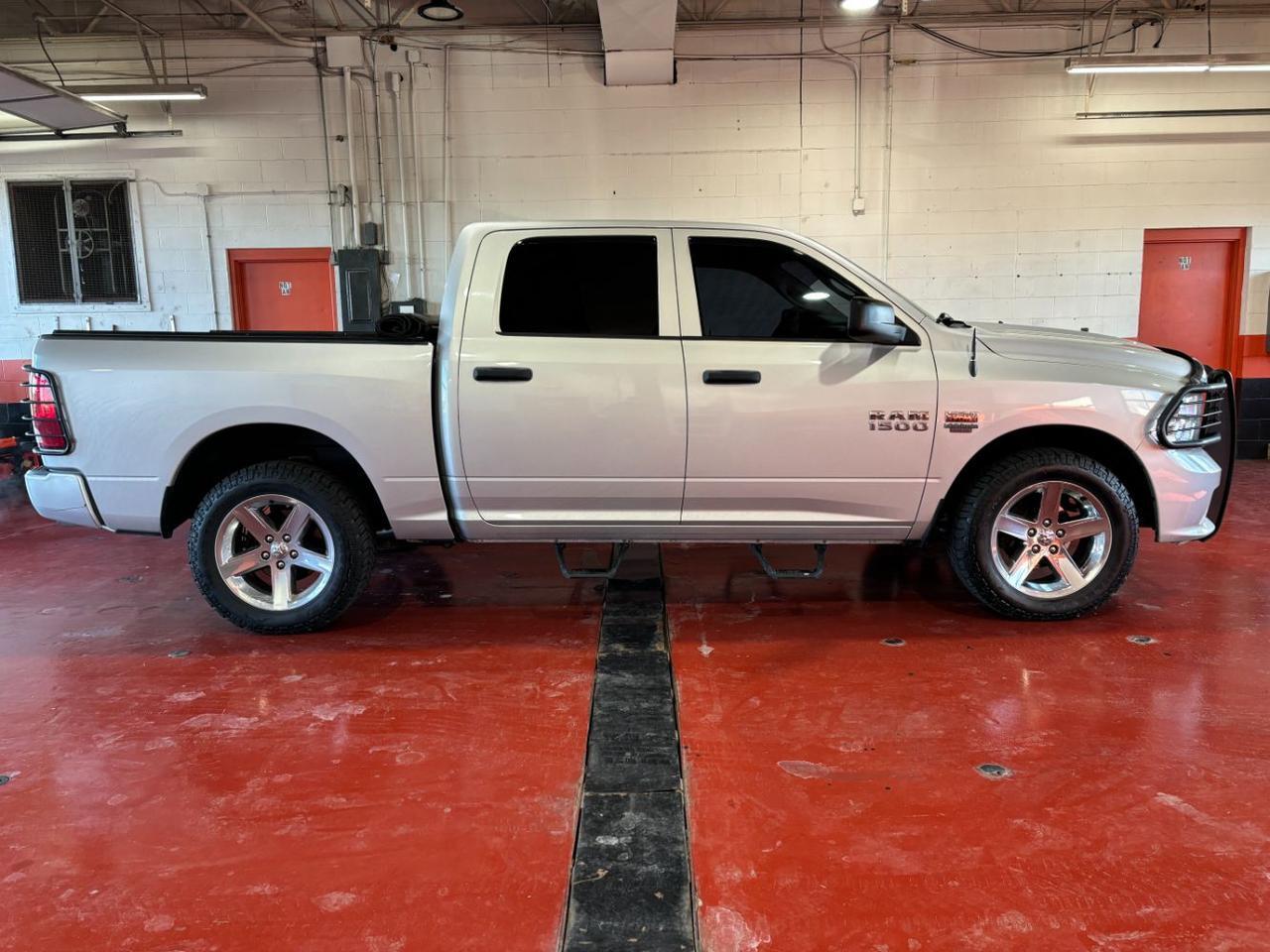 2018 Ram 1500 Express Crew Cab 4x4 5'7 Box Franklin OH