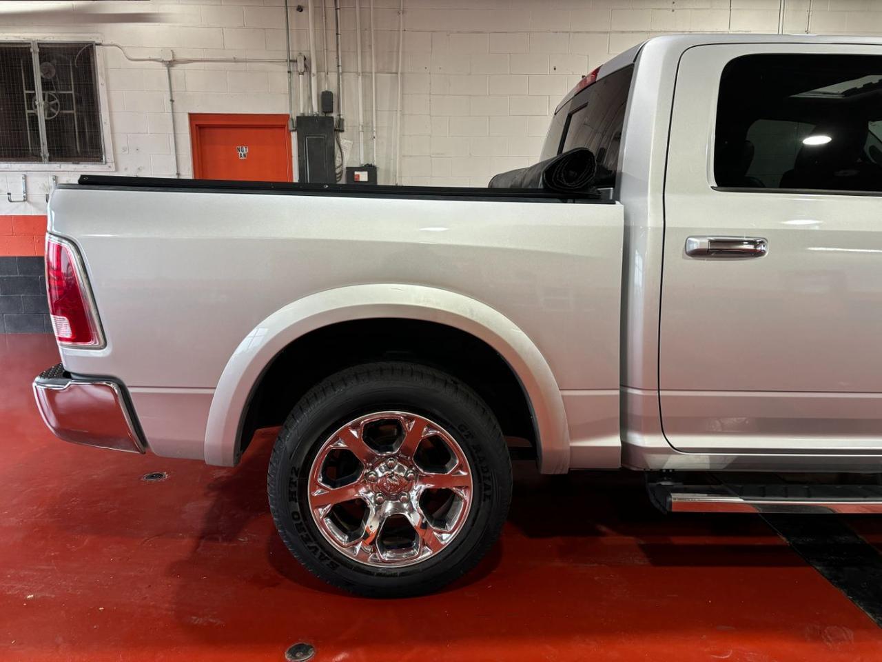 2018 Ram 1500 Laramie Crew Cab 4x4 5&apos;7 Box Franklin OH