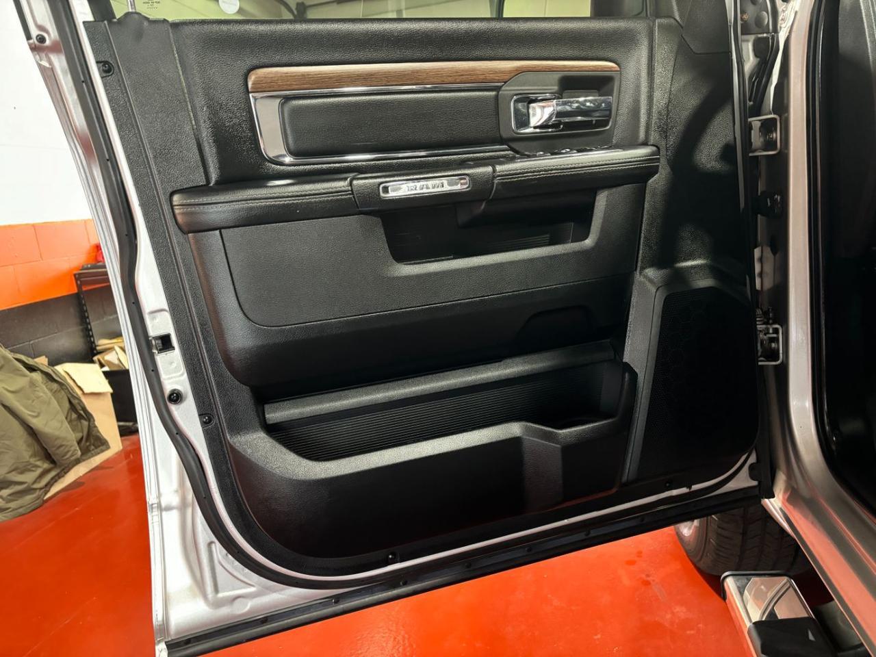 2018 Ram 1500 Laramie Crew Cab 4x4 5&apos;7 Box Franklin OH