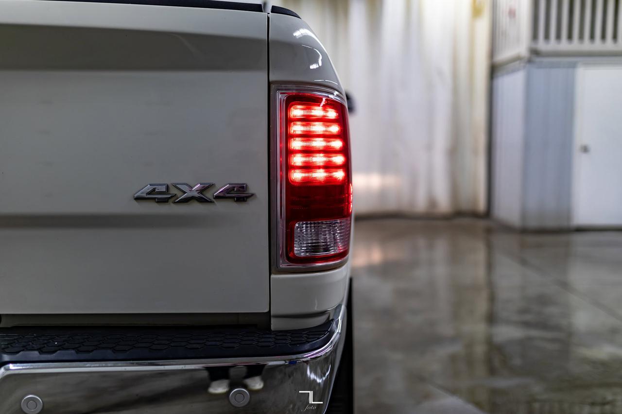 2018 Ram 2500 4x4 Crew Cab Laramie Diesel Manual Leather Roof Nav Red Deer AB