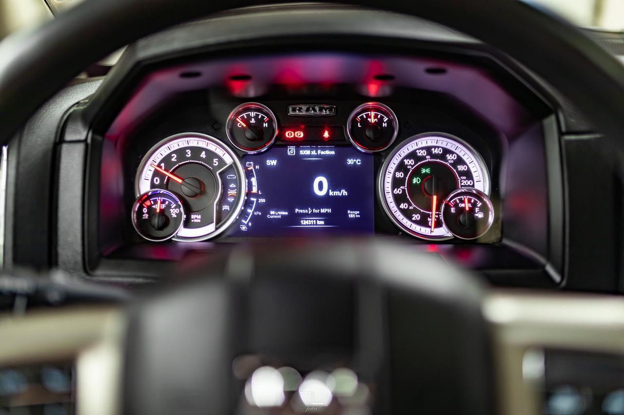 2018 Ram 2500 4x4 Crew Cab Laramie Diesel Manual Leather Roof Nav Red Deer AB