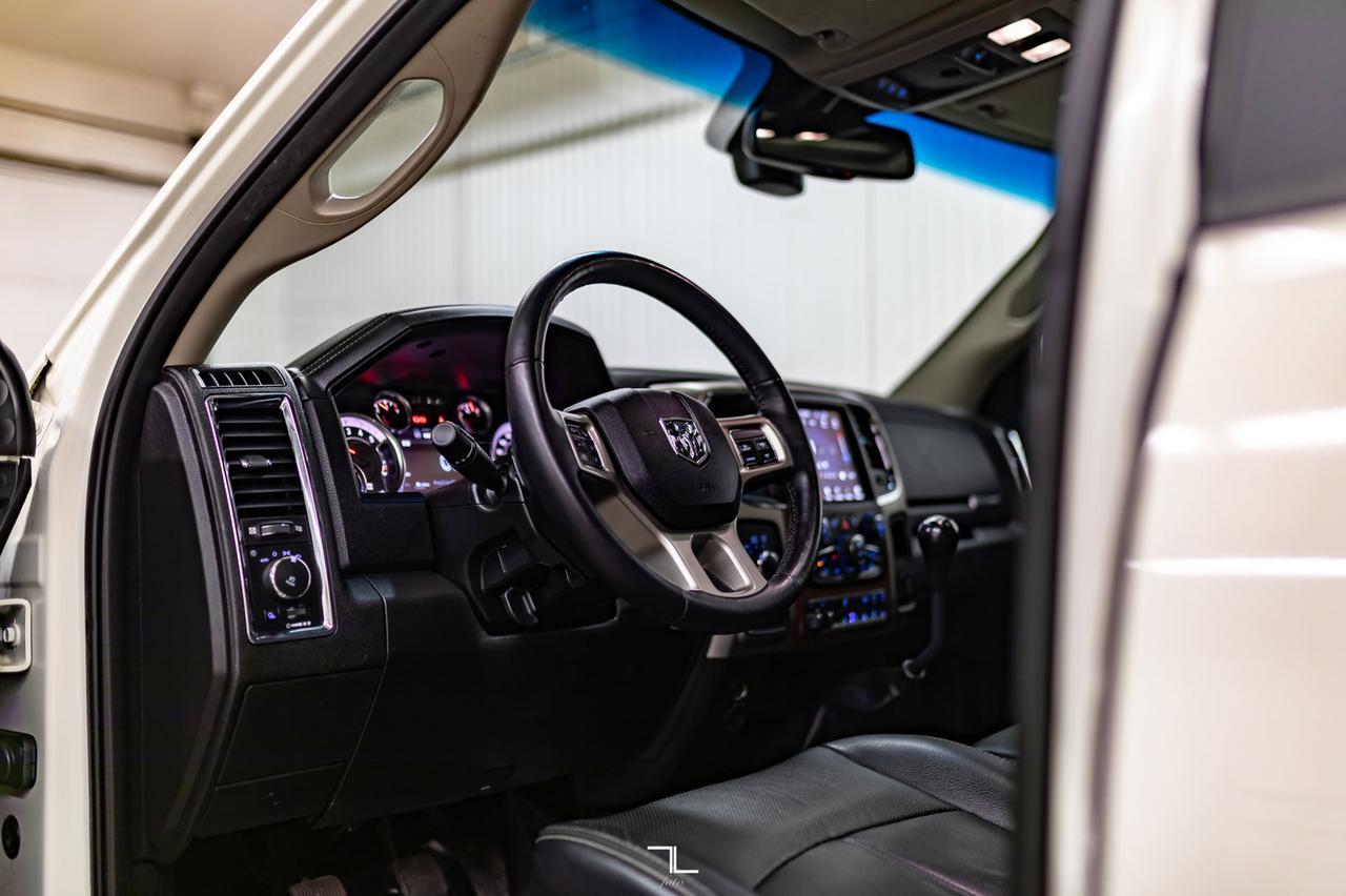 2018 Ram 2500 4x4 Crew Cab Laramie Diesel Manual Leather Roof Nav Red Deer AB