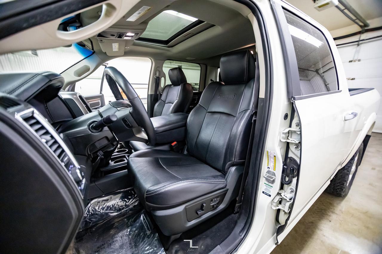 2018 Ram 2500 4x4 Crew Cab Laramie Diesel Manual Leather Roof Nav Red Deer AB