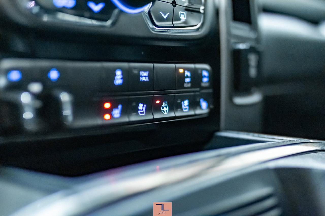 2018 Ram 2500 4x4 Crew Cab Laramie Leather Roof Nav Red Deer AB