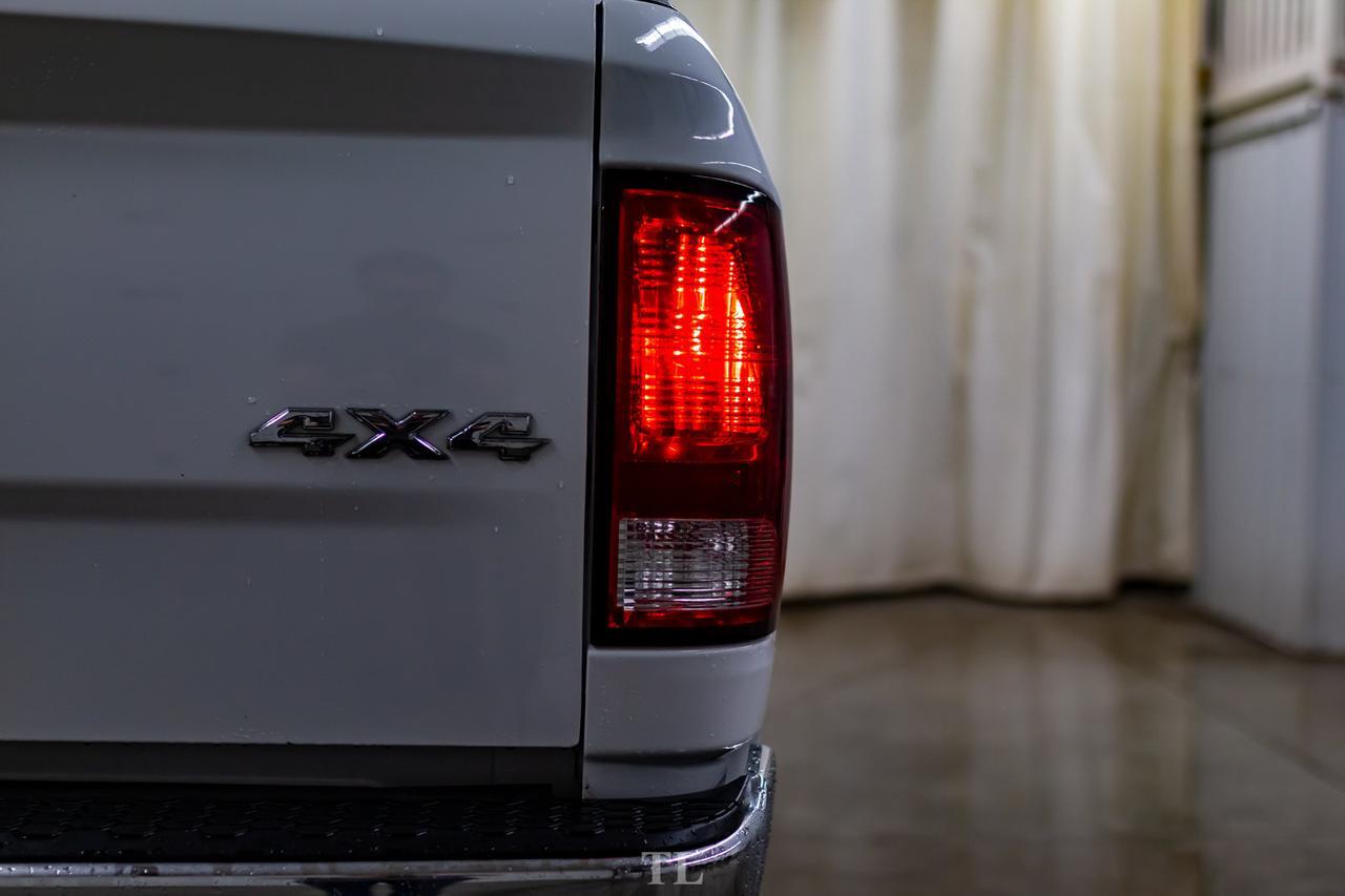 2018 Ram 2500 4x4 Crew Cab SLT HEMI BCam Red Deer AB
