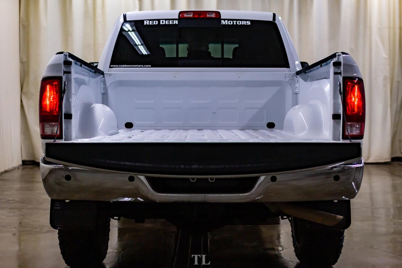 2018 Ram 2500 4x4 Crew Cab SLT HEMI BCam Red Deer AB