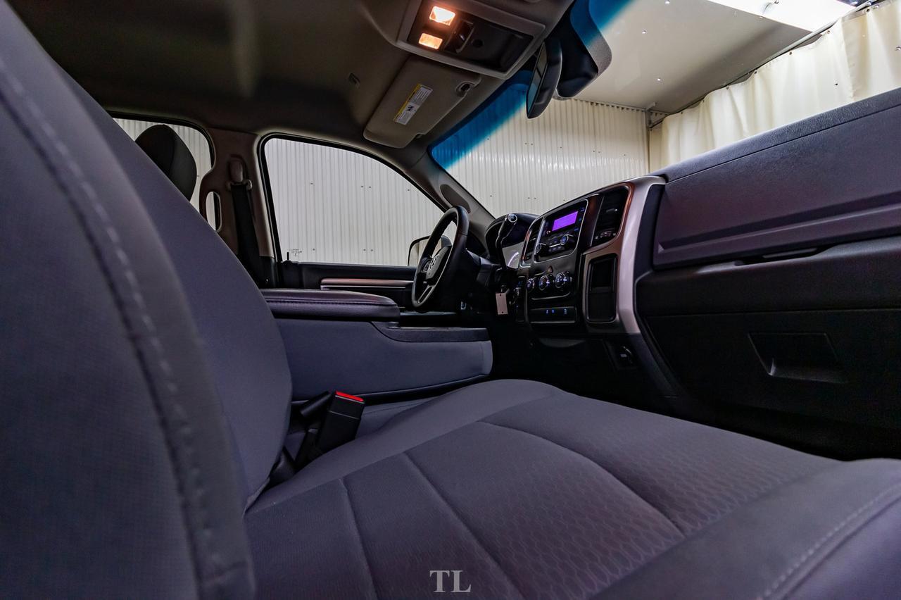 2018 Ram 2500 4x4 Crew Cab SLT HEMI BCam Red Deer AB