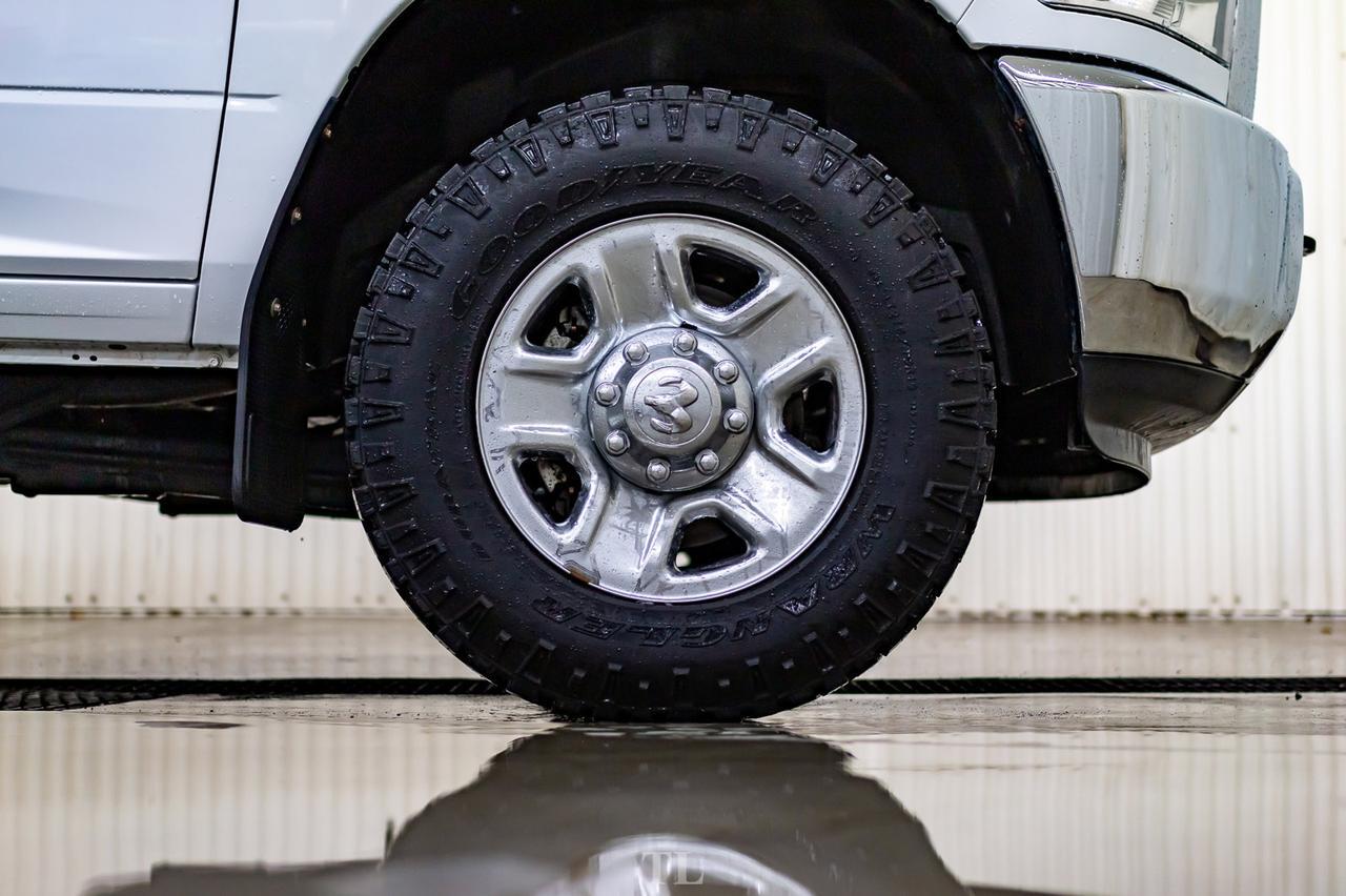 2018 Ram 2500 4x4 Crew Cab SLT HEMI BCam Red Deer AB