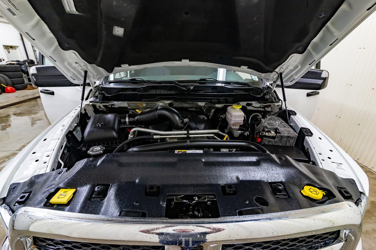 2018 Ram 2500 4x4 Crew Cab SLT HEMI BCam Red Deer AB