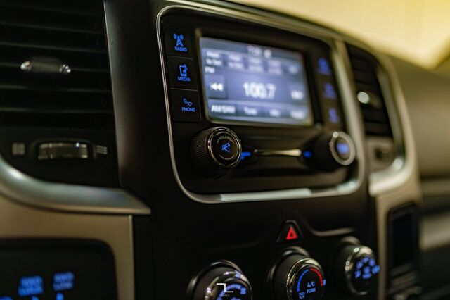 2018 Ram 2500 4x4 Crew Cab SLT Longbox HEMI BCam Red Deer AB