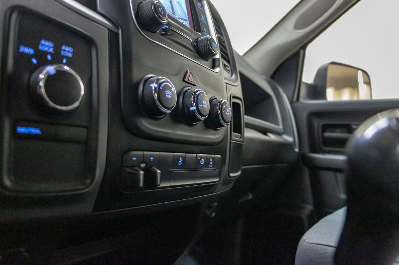 2018 Ram 2500 4x4 Crew Cab SXT Diesel BCam Manual Red Deer AB