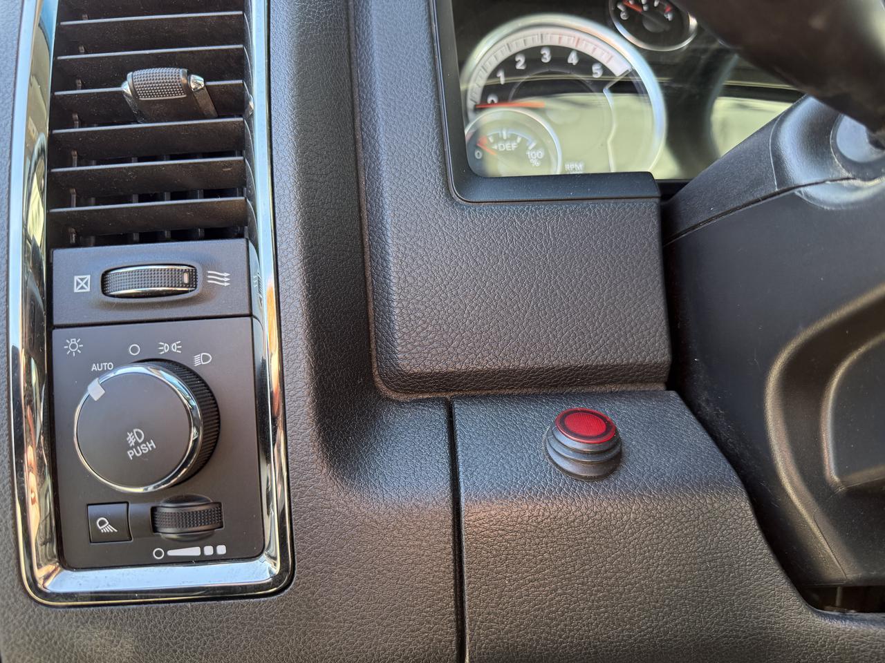 2018 Ram 2500 Laramie Crew Cab 4x4 | Cummins Diesel | Leather Heated Vented Seats | NAV | Power Sunroof Redwater AB