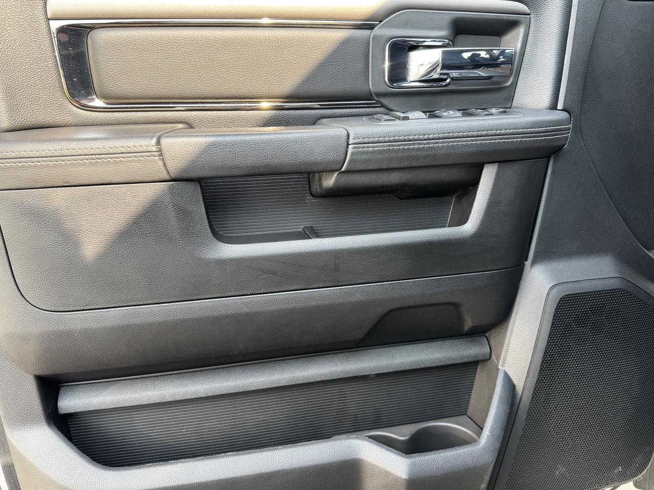 2018 Ram 2500 Laramie Crew Cab 4x4 | Cummins Diesel | Towing | Sunroof | CD | NAV | Remote Start Redwater AB