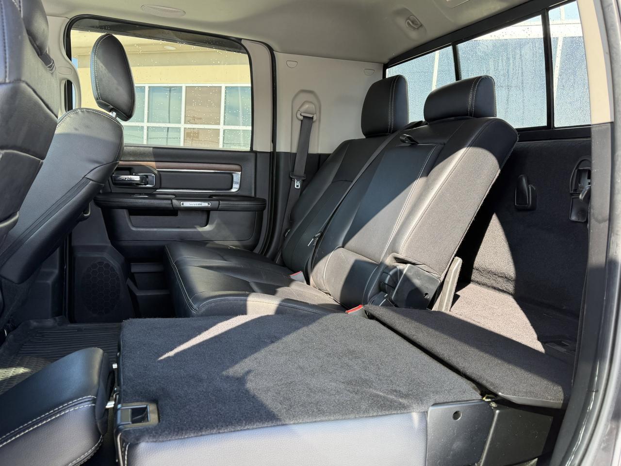 2018 Ram 2500 Laramie Mega Cab 4x4 | Cummins Turbo Diesel | Leather | Heated Vented Seats | Power Sunroof | NAV Redwater AB