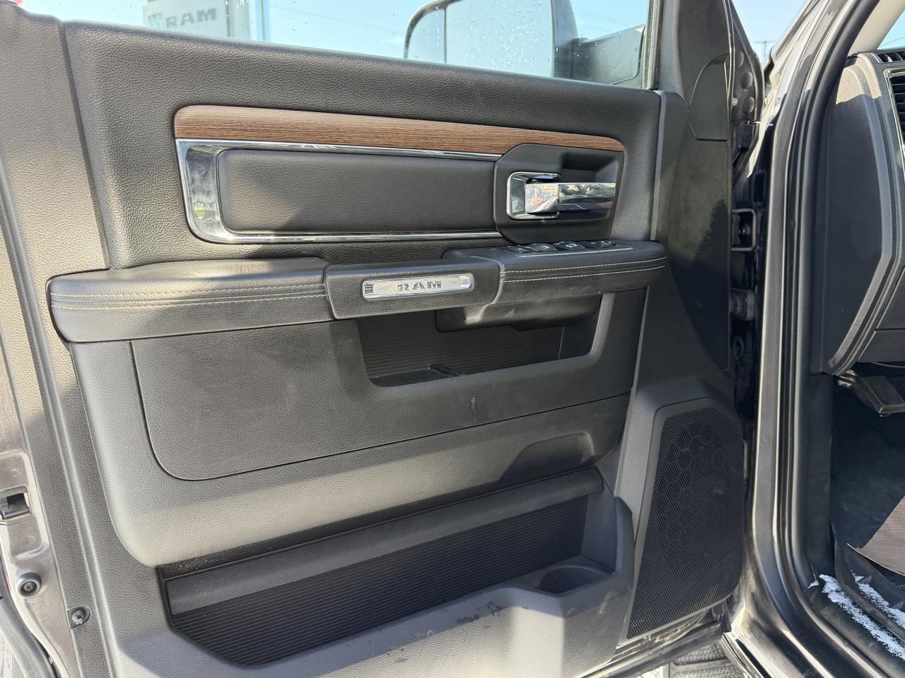 2018 Ram 2500 Laramie Mega Cab 4x4 | Cummins Turbo Diesel | Leather | Heated Vented Seats | Power Sunroof | NAV Redwater AB