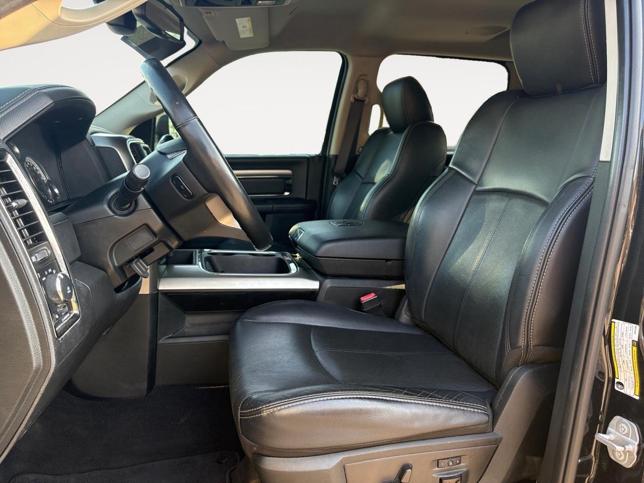 2018 Ram 2500 Laramie, REMOTE START, HEATED & VENTILATED SEATS, REAR POWER SLIDING WINDOW, HEATED 2ND ROW, BACKUP CAMERA WITH PARKING SENSORS, LOW MILEAGE, ONLY 1 OWNER, CLEAN CARFAX, RIDE BIG IN THIS RAM 2500!