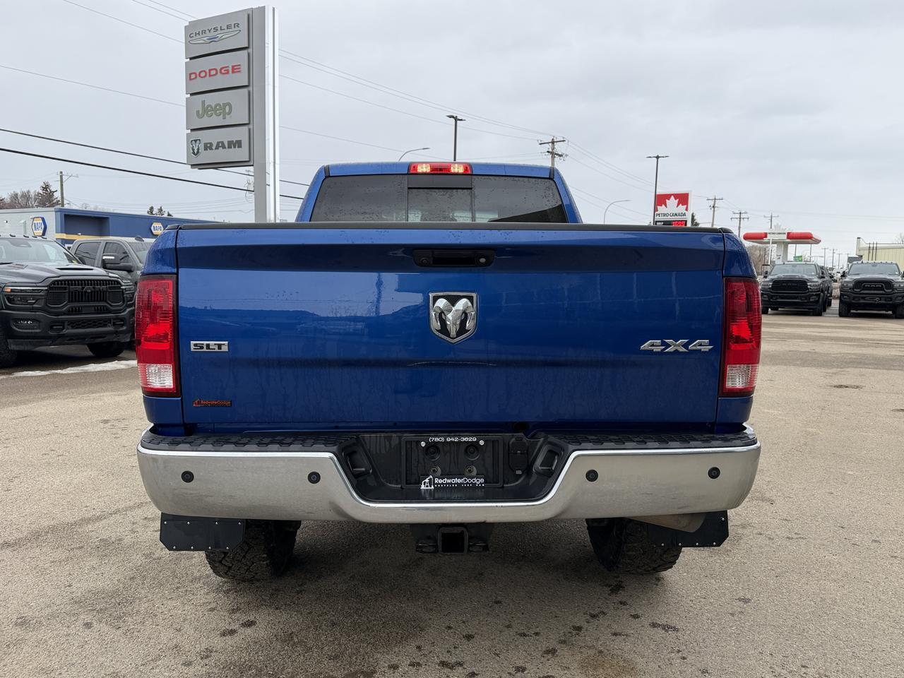 2018 Ram 2500 SLT Crew Cab 4x4 | Low KMs | V8 HEMI | NAV | Heated Seats | Remote Start | Backup Camera | Bluetooth Redwater AB