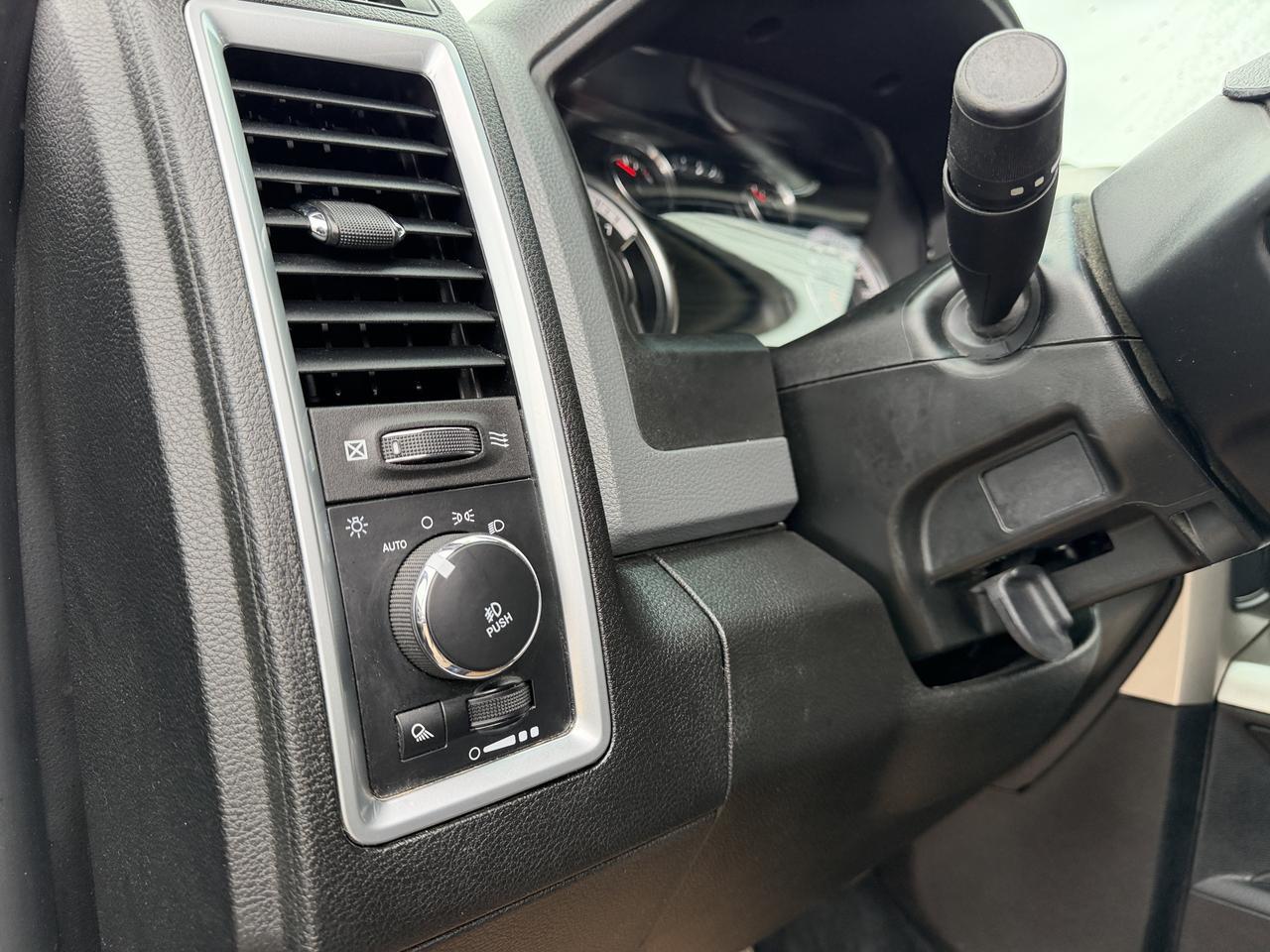 2018 Ram 2500 SLT Crew Cab 4x4 | Low KMs | V8 HEMI | NAV | Heated Seats | Remote Start | Backup Camera | Bluetooth Redwater AB