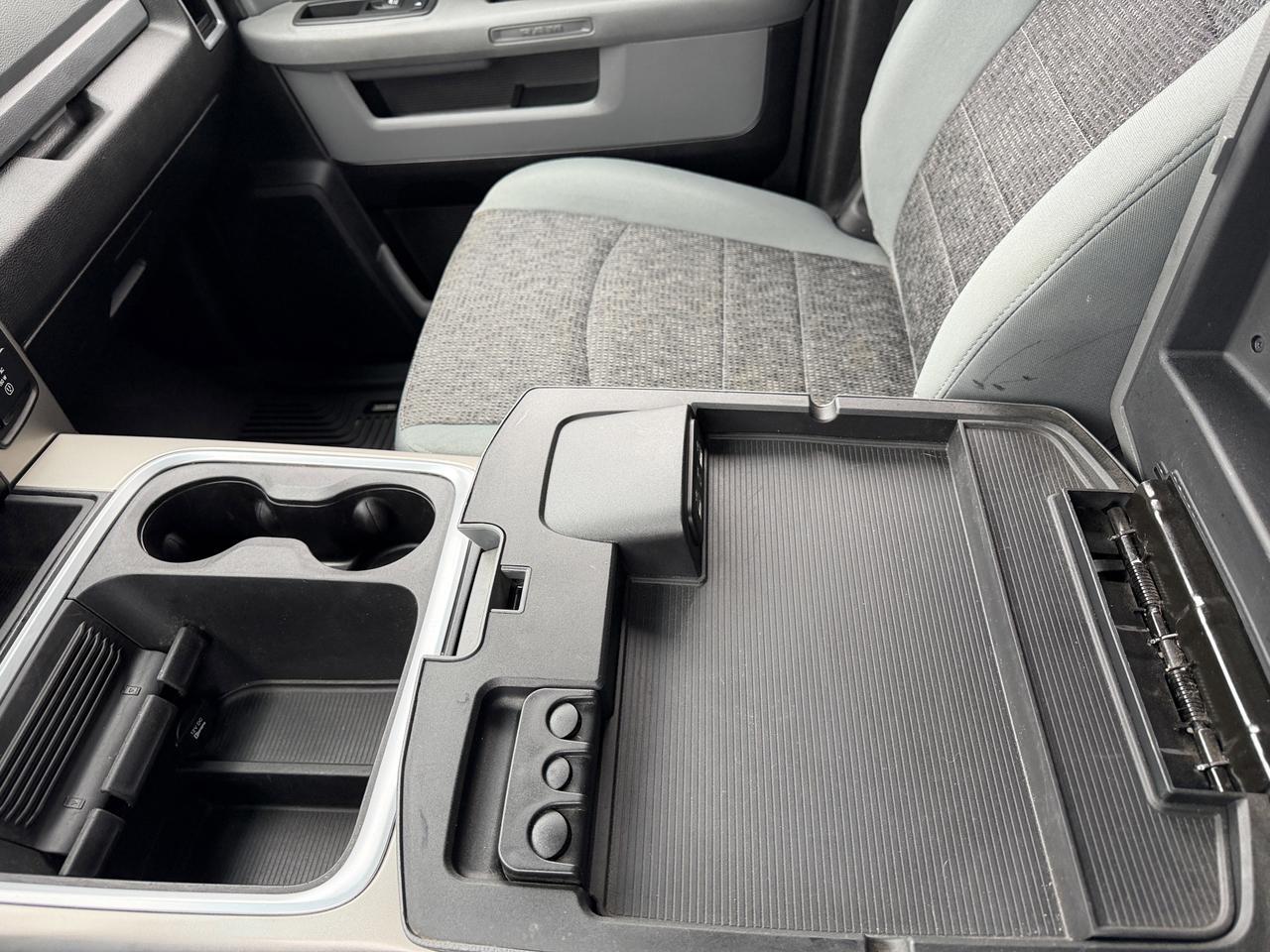 2018 Ram 2500 SLT Crew Cab 4x4 | Low KMs | V8 HEMI | NAV | Heated Seats | Remote Start | Backup Camera | Bluetooth Redwater AB
