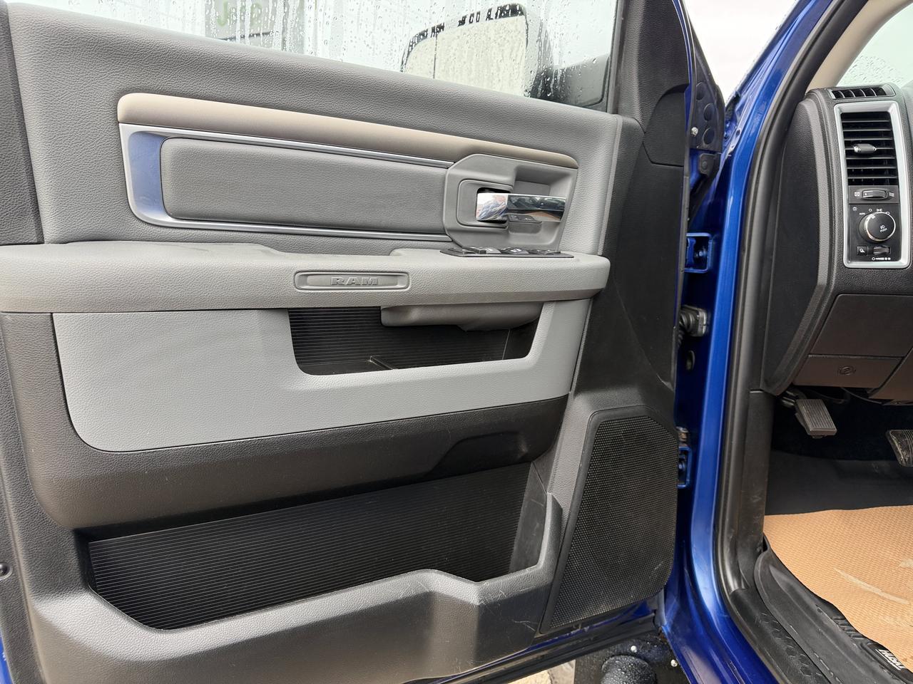 2018 Ram 2500 SLT Crew Cab 4x4 | Low KMs | V8 HEMI | NAV | Heated Seats | Remote Start | Backup Camera | Bluetooth Redwater AB