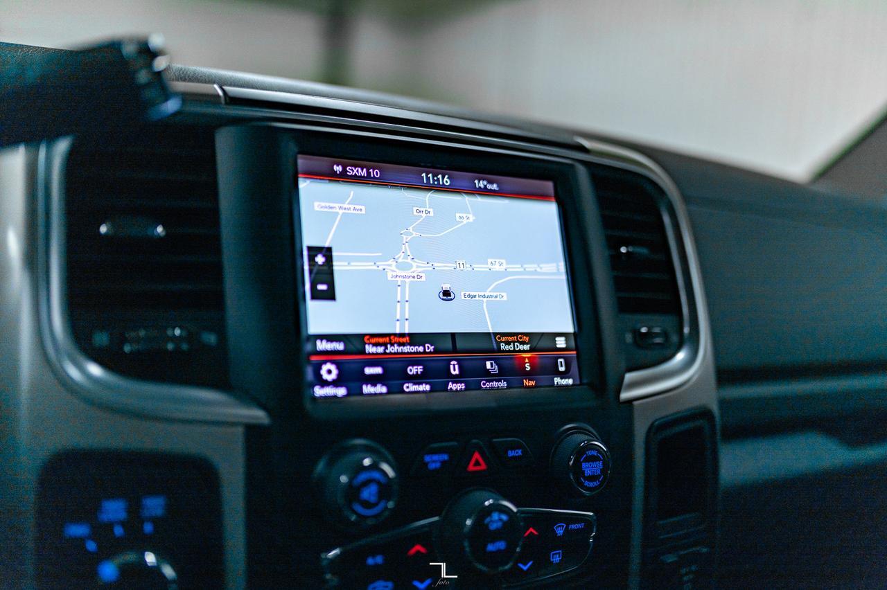 2018 Ram 3500 4x4 Crew Cab SLT Black Out Edition Diesel Roof Nav BCam Red Deer AB