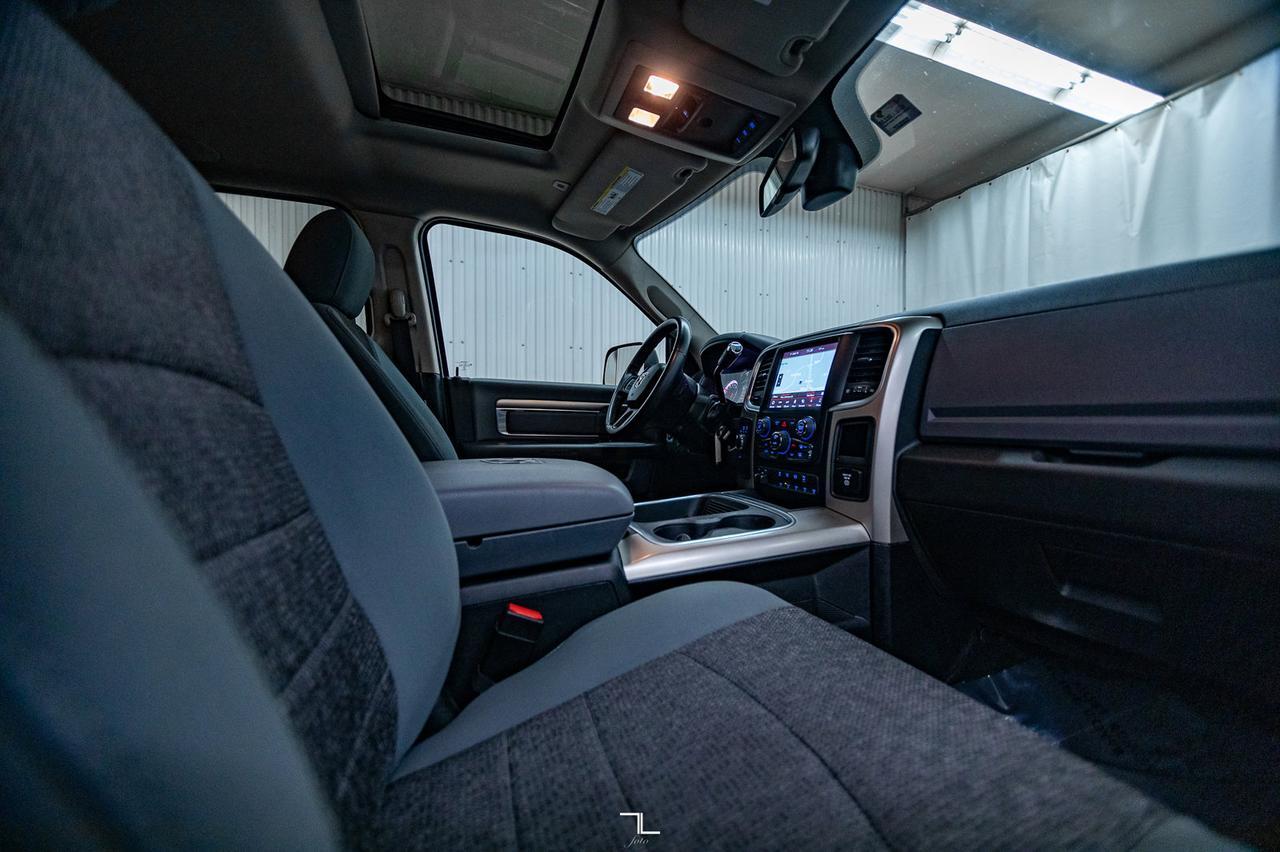 2018 Ram 3500 4x4 Crew Cab SLT Black Out Edition Diesel Roof Nav BCam Red Deer AB