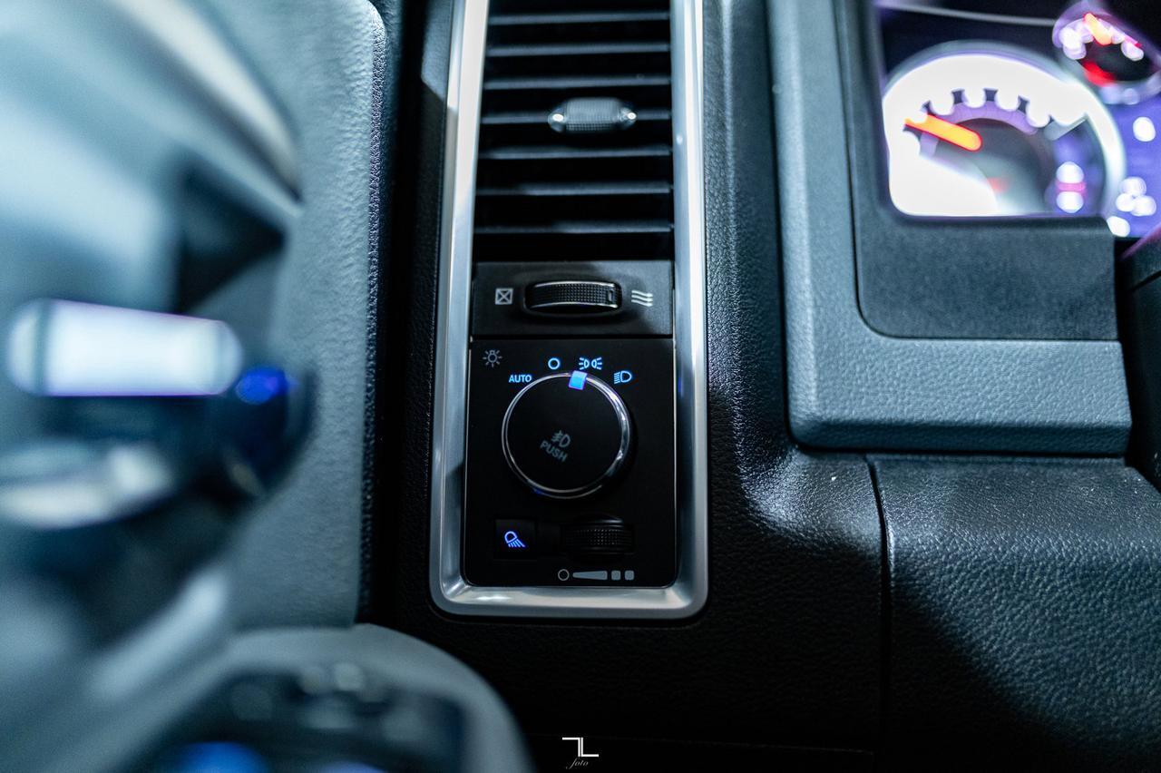 2018 Ram 3500 4x4 Crew Cab SLT Black Out Edition Diesel Roof Nav BCam Red Deer AB