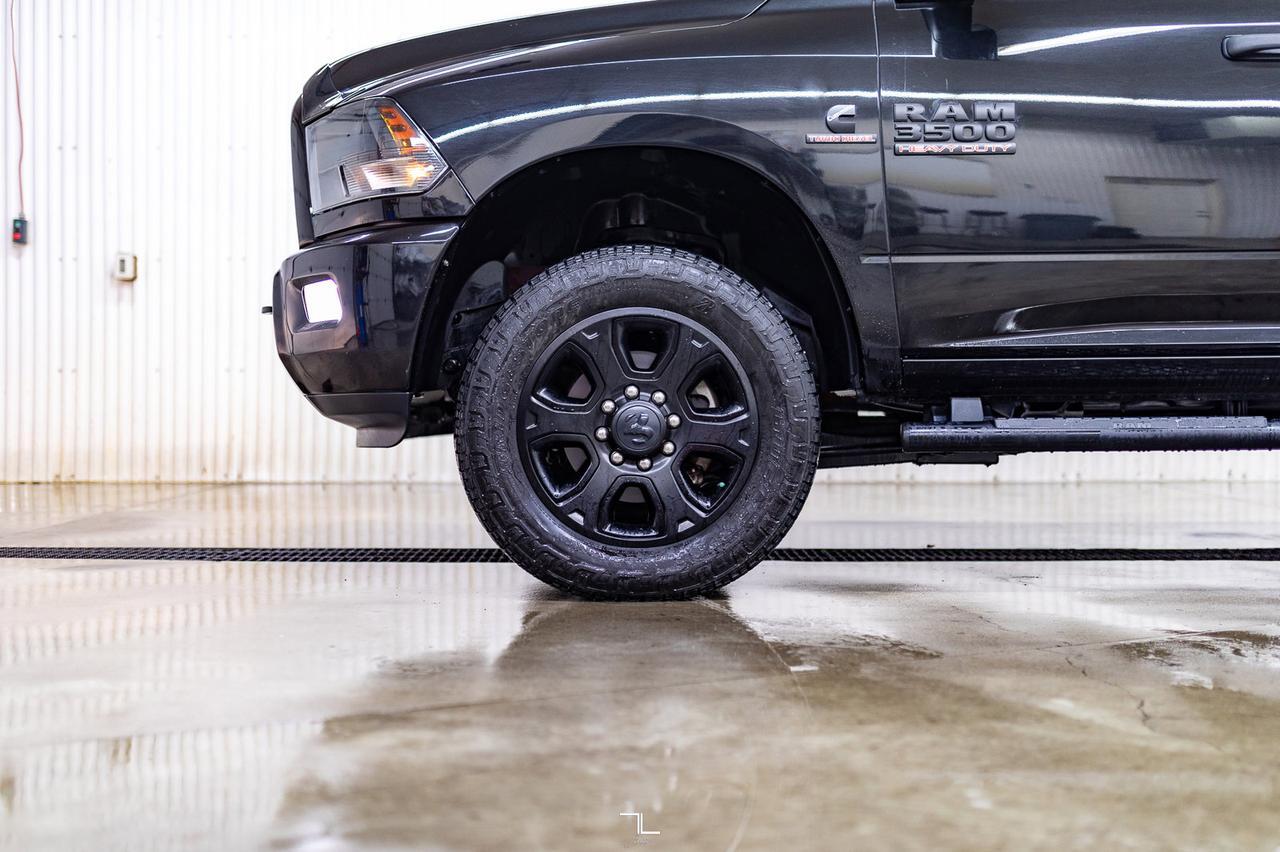 2018 Ram 3500 4x4 Crew Cab SLT Black Out Edition Diesel Roof Nav BCam Red Deer AB