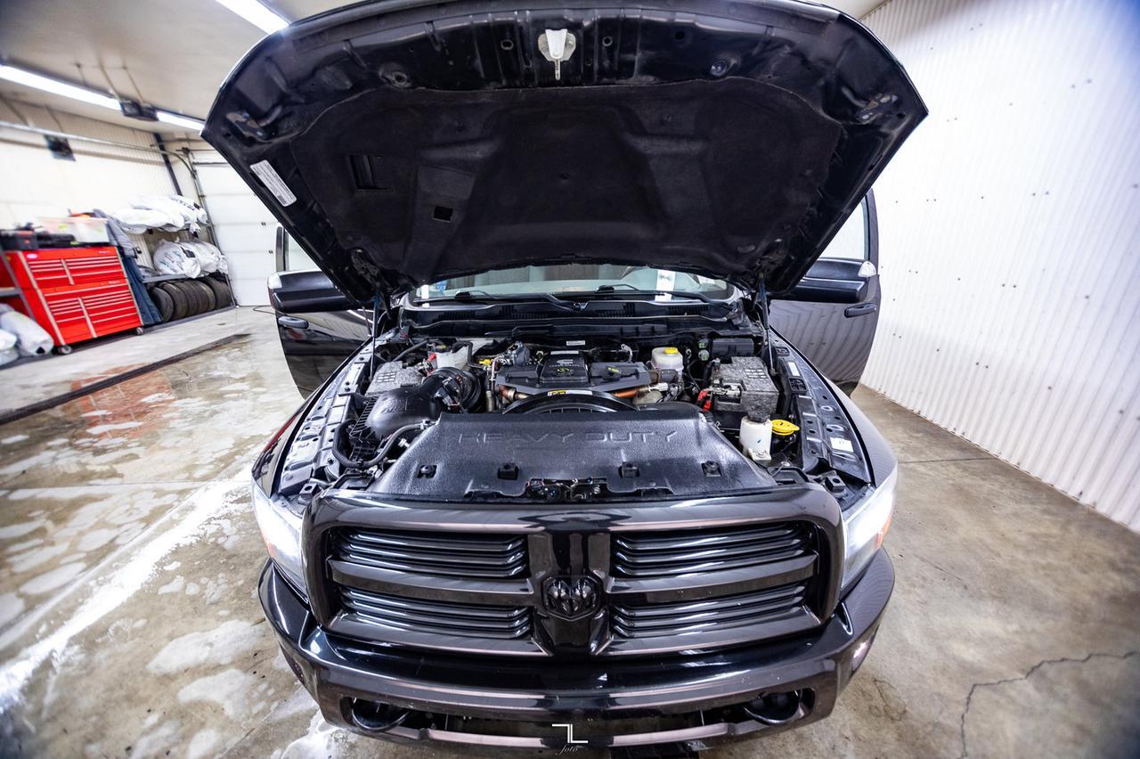 2018 Ram 3500 4x4 Crew Cab SLT Black Out Edition Diesel Roof Nav BCam Red Deer AB