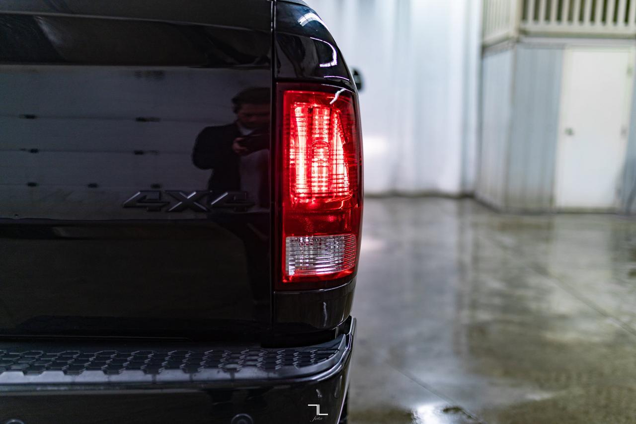 2018 Ram 3500 4x4 Crew Cab SLT Black Out Edition Diesel Roof Nav BCam Red Deer AB