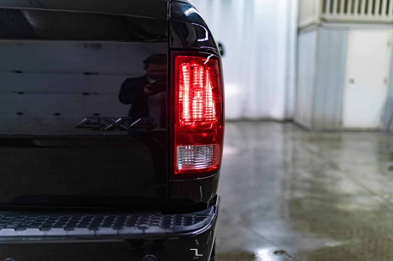 2018 Ram 3500 4x4 Crew Cab SLT Black Out Edition Diesel Roof Nav BCam Red Deer AB