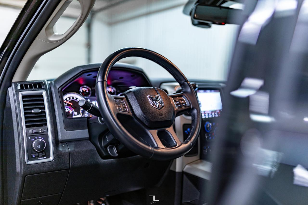 2018 Ram 3500 4x4 Crew Cab SLT Black Out Edition Diesel Roof Nav BCam Red Deer AB