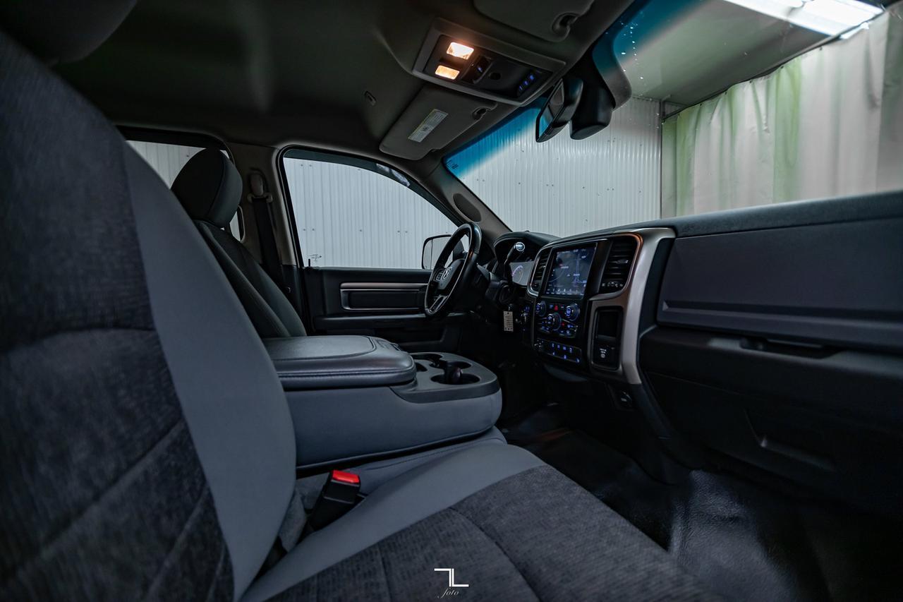 2018 Ram 3500 4x4 Crew Cab SLT Diesel Nav BCam Red Deer AB