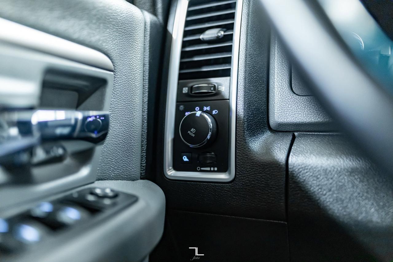 2018 Ram 3500 4x4 Crew Cab SLT Diesel Nav BCam Red Deer AB