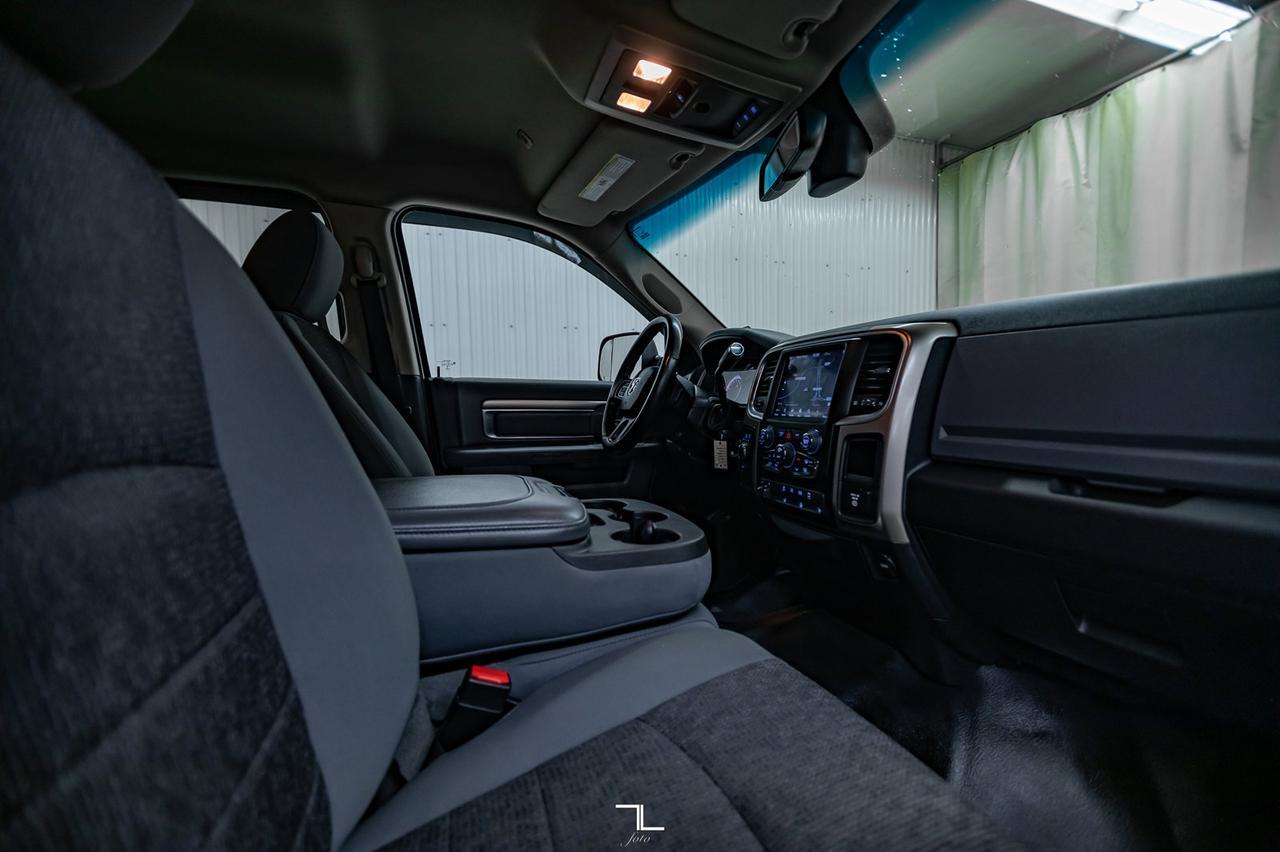 2018 Ram 3500 4x4 Crew Cab SLT Diesel Nav BCam Red Deer AB