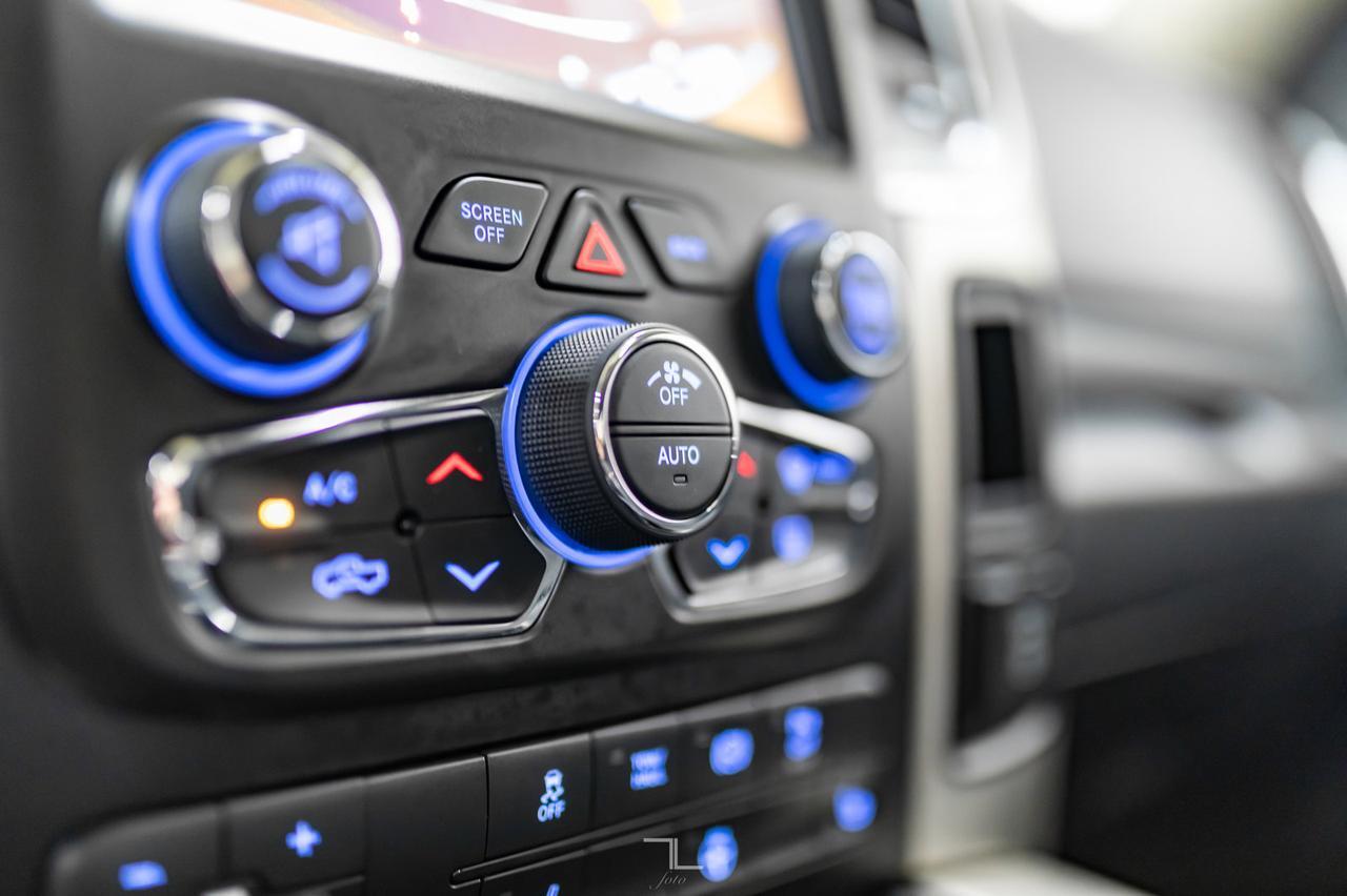 2018 Ram 3500 4x4 Crew Cab SLT Diesel Roof BCam Red Deer AB