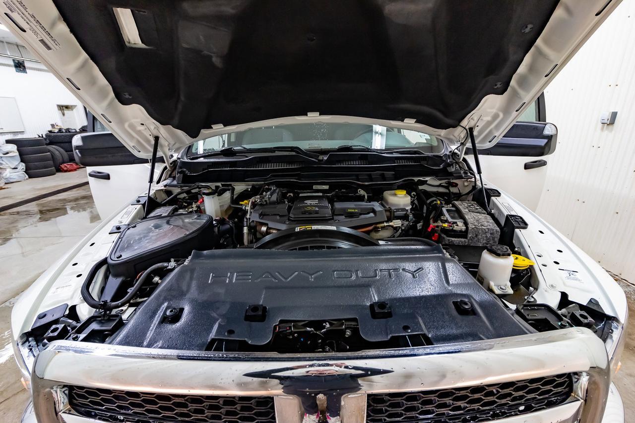 2018 Ram 3500 4x4 Crew Cab SLT Dually Diesel BCam Red Deer AB