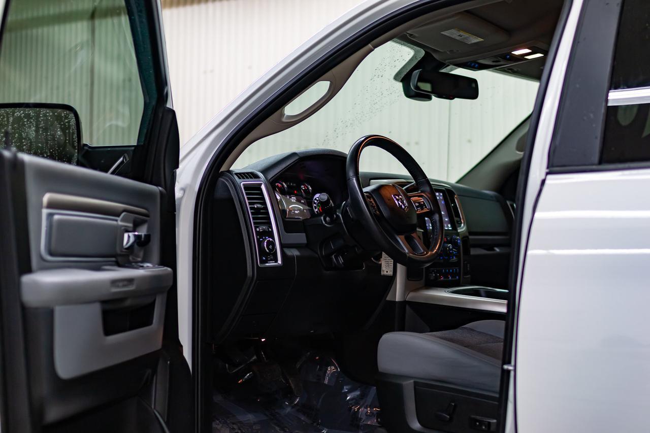 2018 Ram 3500 4x4 Crew Cab SLT Dually Diesel BCam Red Deer AB