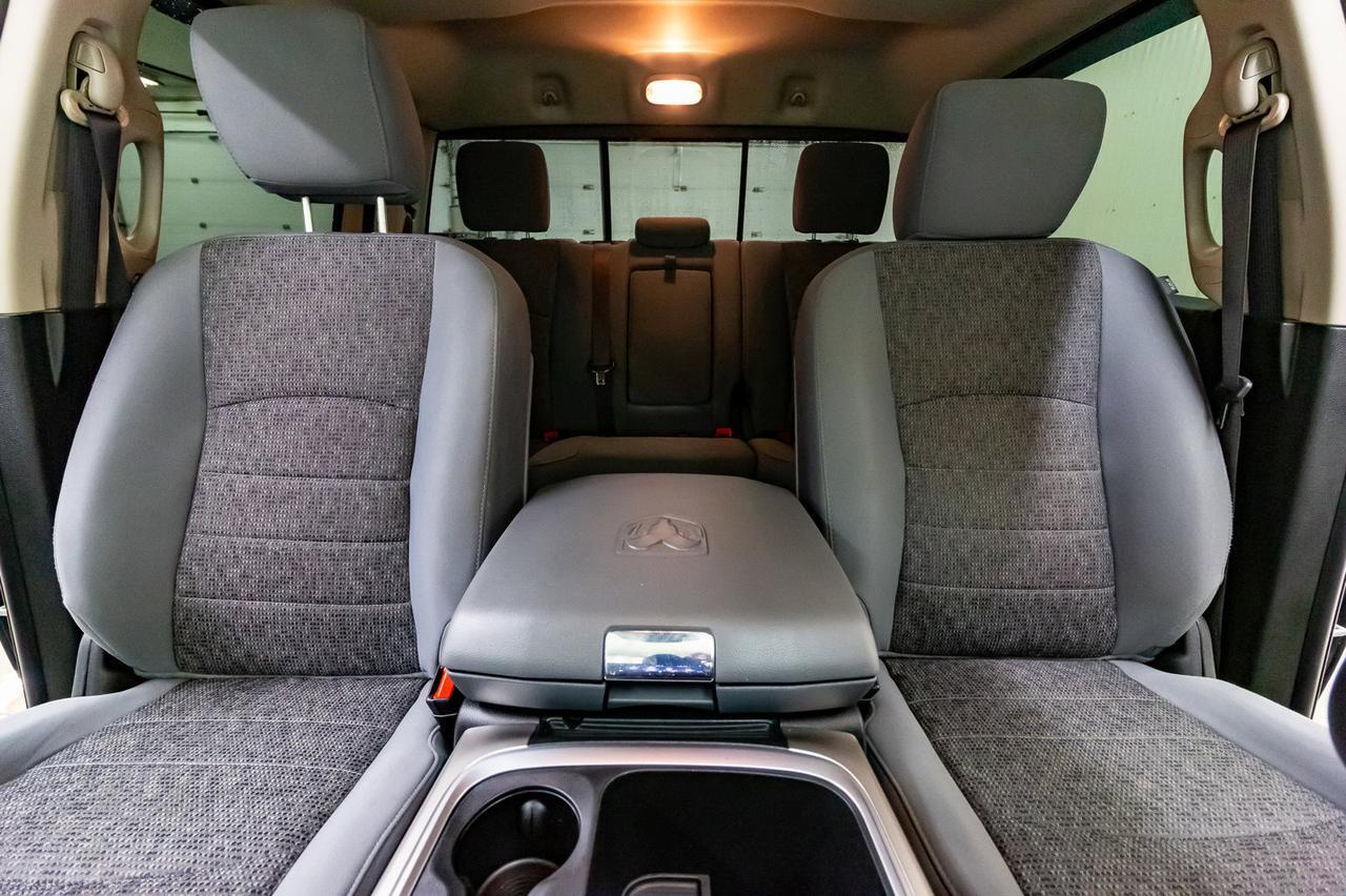 2018 Ram 3500 4x4 Crew Cab SLT Dually Diesel BCam Red Deer AB