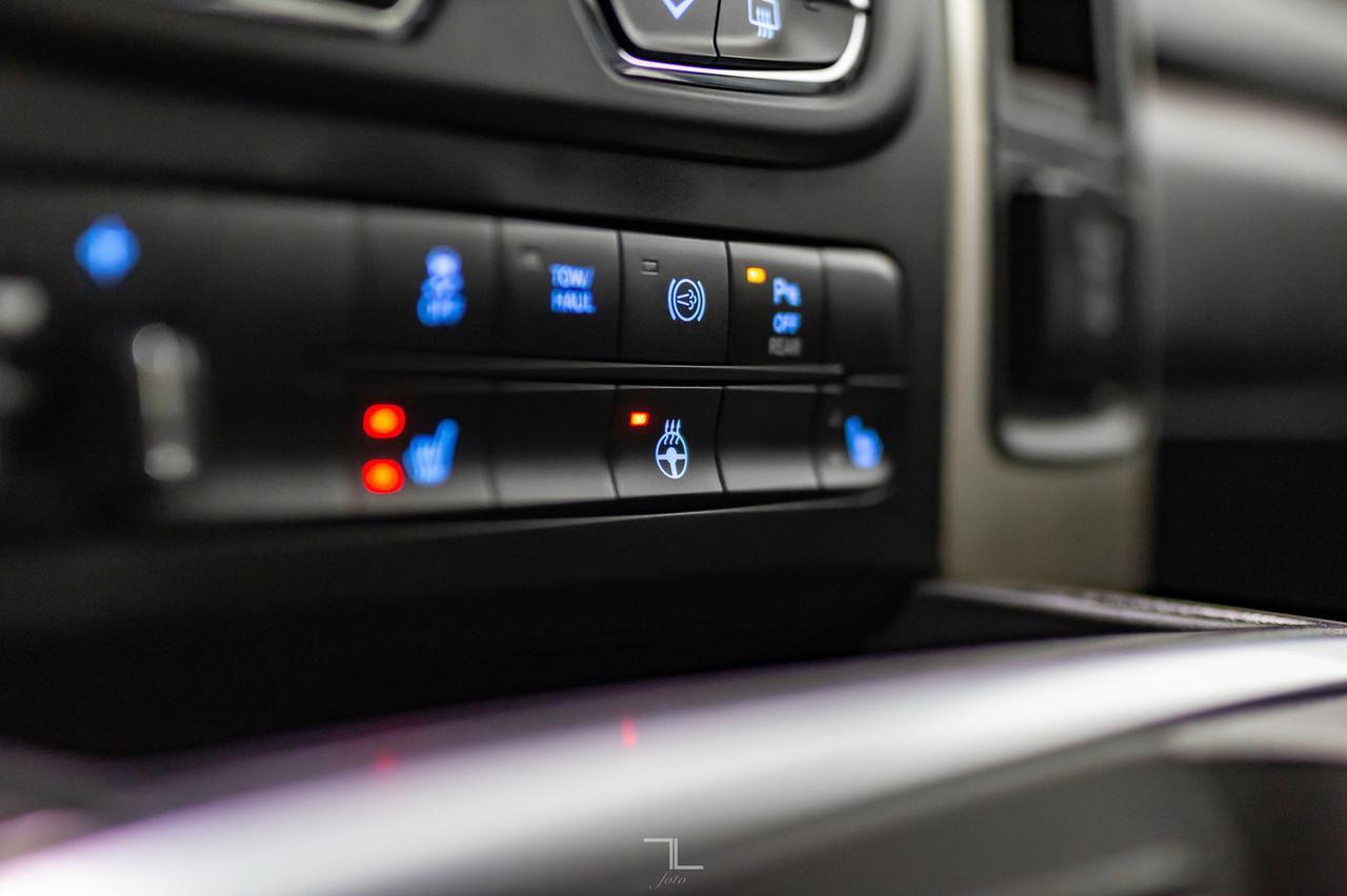 2018 Ram 3500 4x4 Crew Cab SLT Dually Diesel BCam Red Deer AB