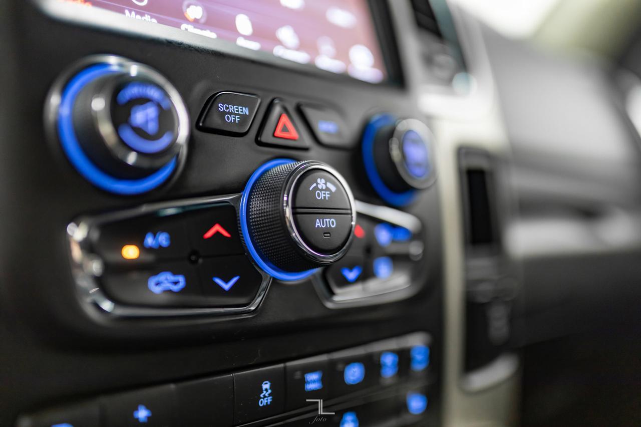 2018 Ram 3500 4x4 Crew Cab SLT Dually Diesel BCam Red Deer AB